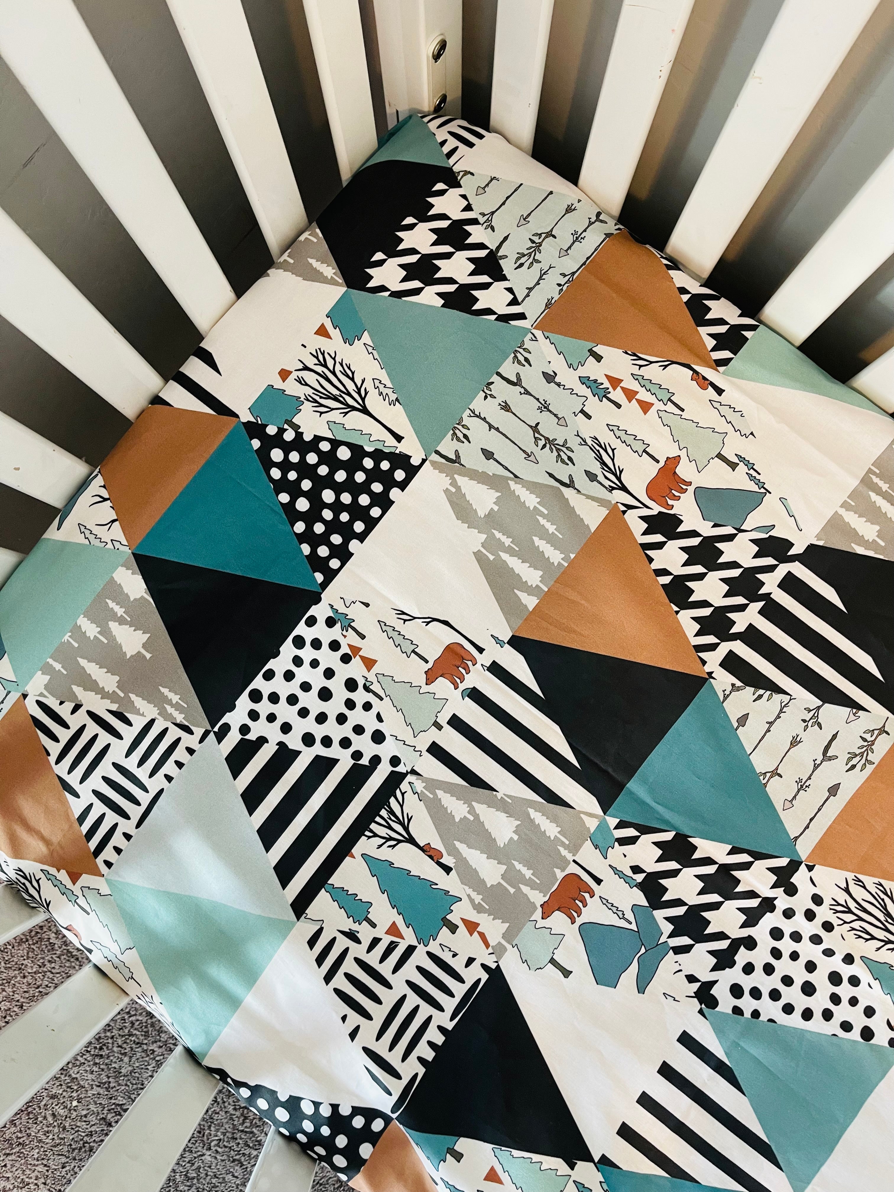 Fitted crib sheet | into the wild