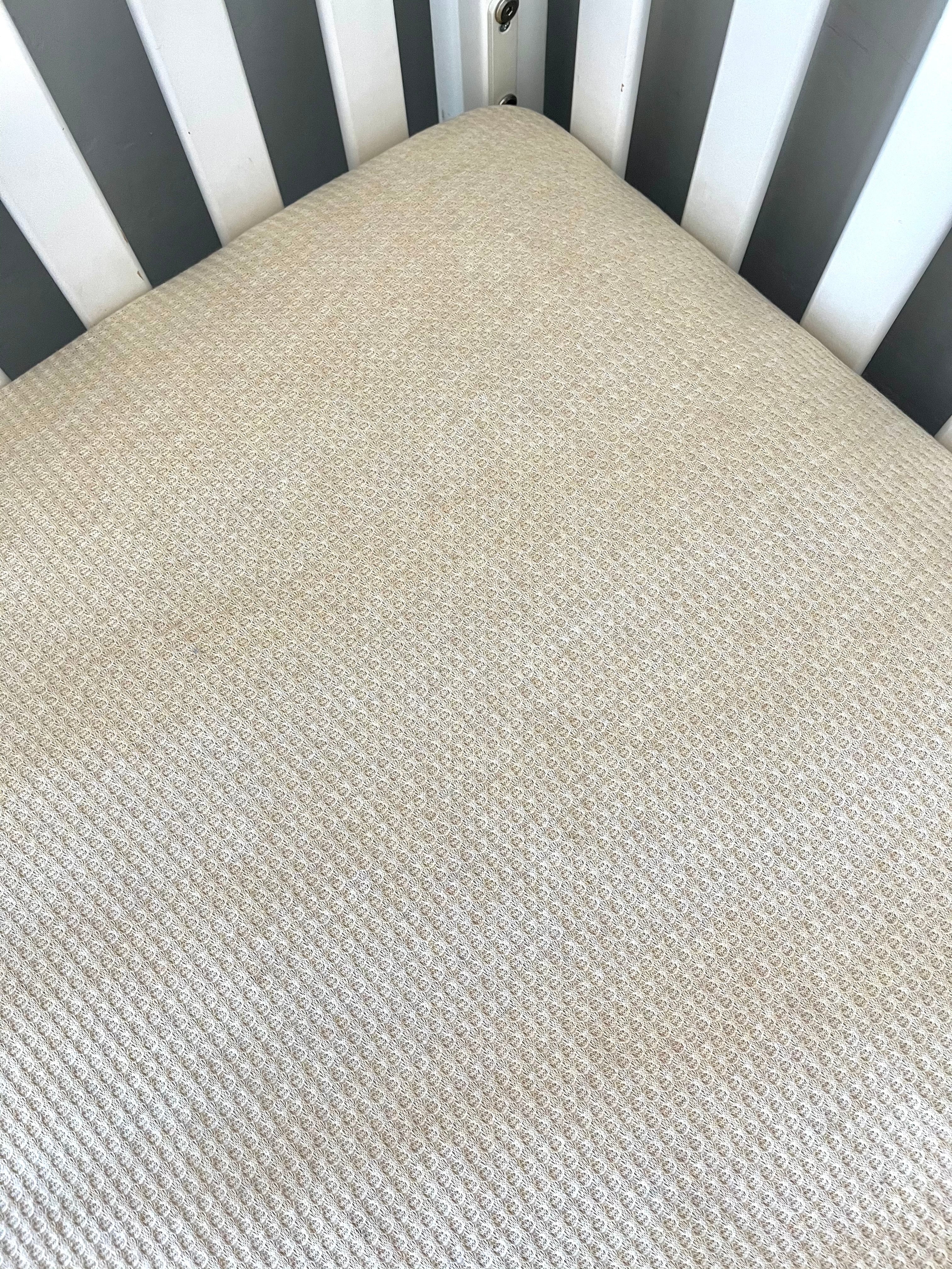 Waffle fitted crib sheet | Sand