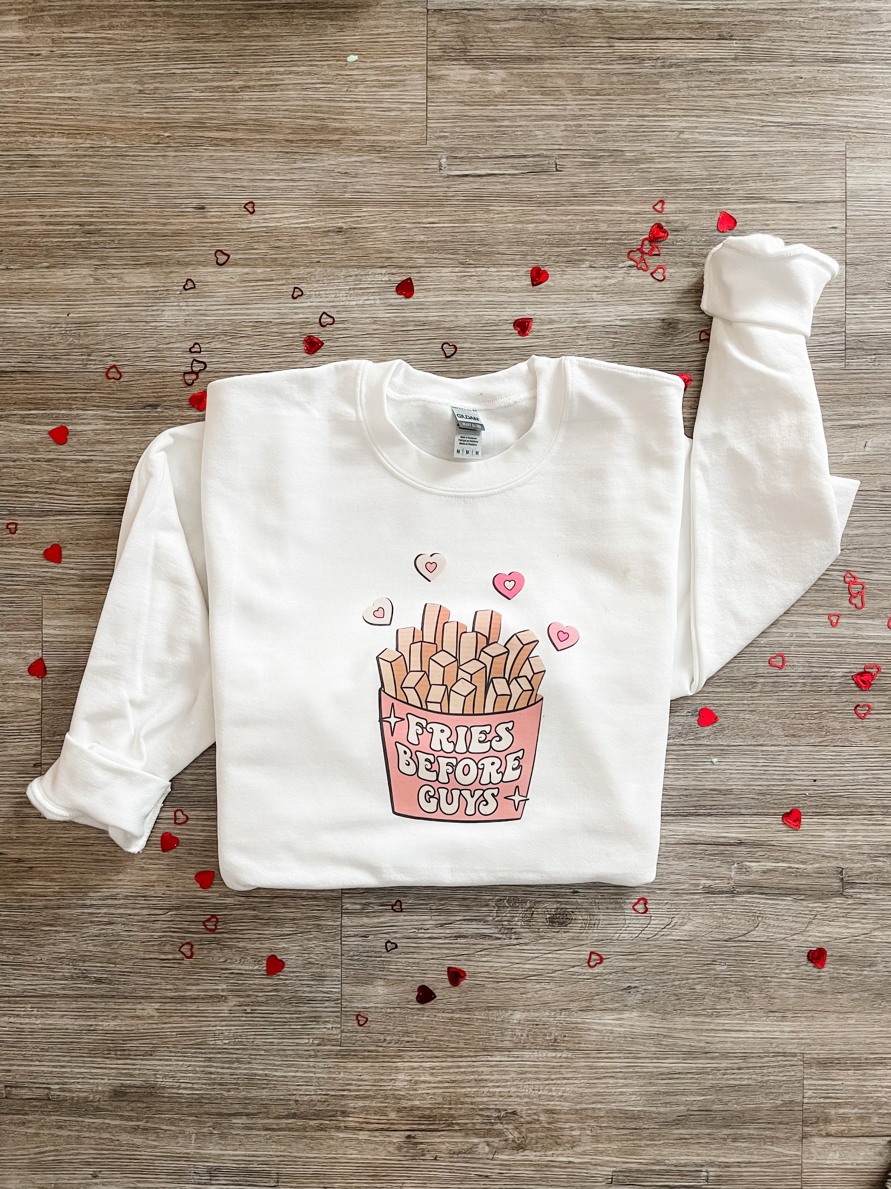 Fries before guys mama crewneck | white