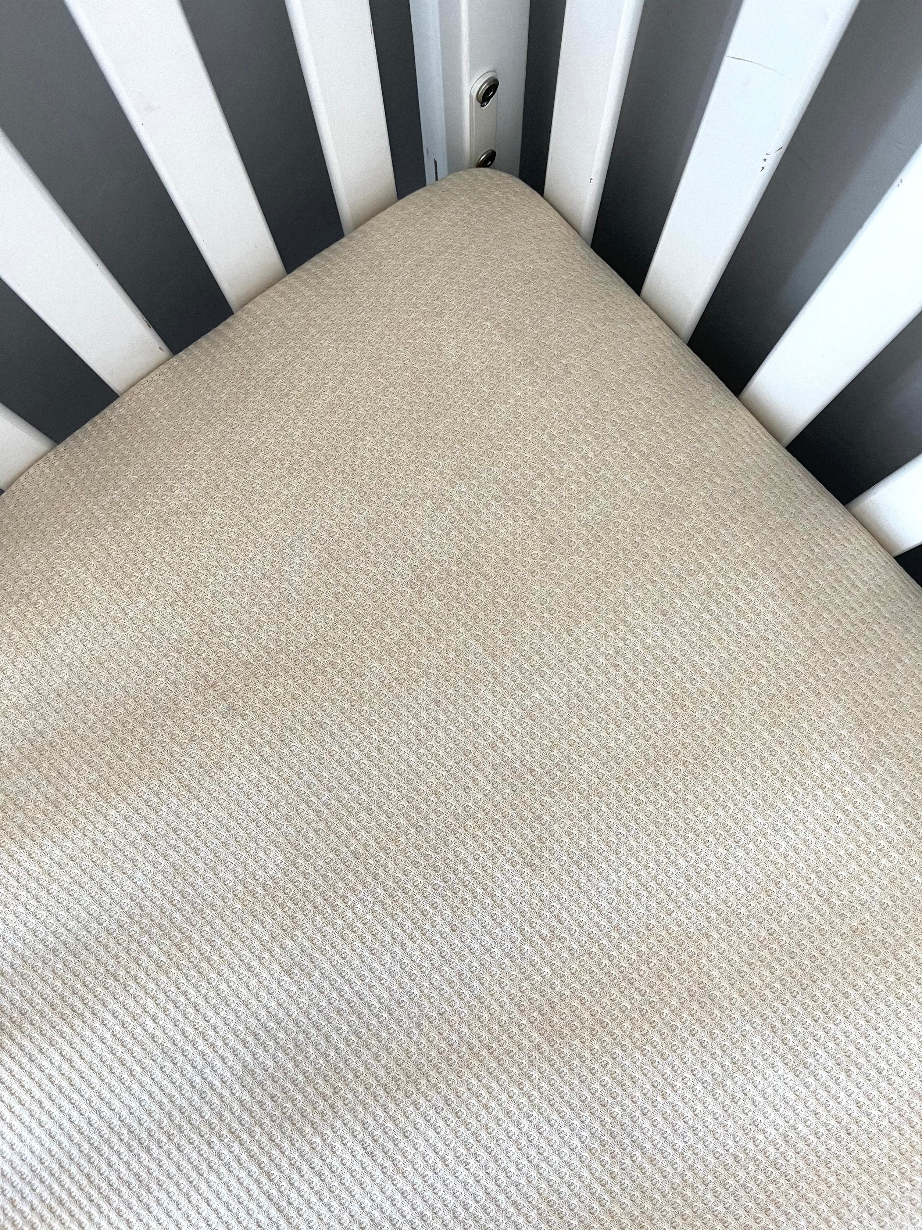 Waffle fitted crib sheet | Sand