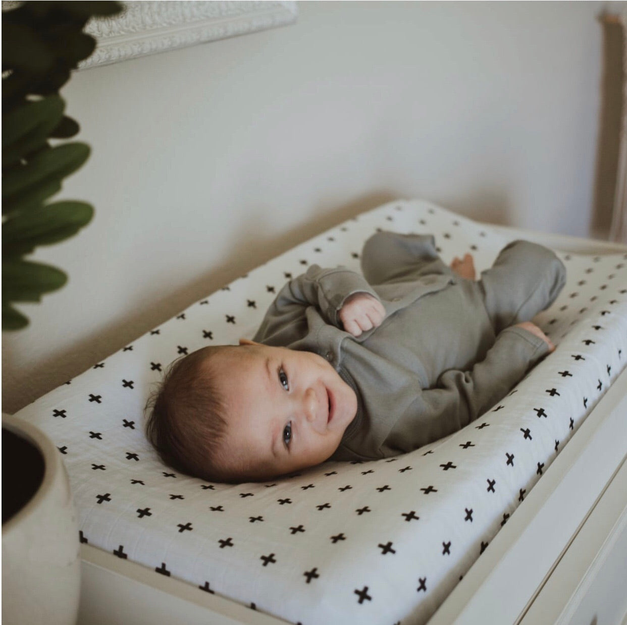 Organic Changing Pad Cover | B+W Swiss Cross